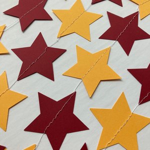 Maroon and Gold Star Garland, Burgundy and Gold Graduation Decoration, Minnesota Colors, Dorm Decor, Commencement Party Star Streamer