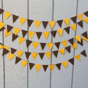 University of Wyoming graduation party garland, Brown and Gold triangle bunting, dorm decor, Bed Party Streamers, Valparaiso, Adelphi, Rowan