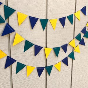UNC Wilmington graduation party garland, Navy Teal yellow Triangle Bunting, University dorm decor, Bed Party Streamers, UNCW party backdrop