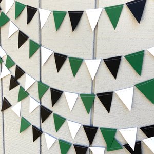 University of Hawaii graduation party garland, Triangle Bunting, Michigan State graduation, Bed Party Streamers, dorm decor, party backdrop