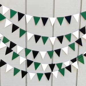 University of Hawaii graduation party garland, Triangle Bunting, Michigan State graduation, Bed Party Streamers, dorm decor, party backdrop