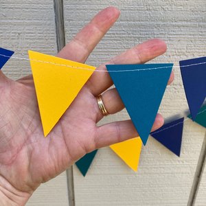 UNC Wilmington graduation party garland, Navy Teal yellow Triangle Bunting, University dorm decor, Bed Party Streamers, UNCW party backdrop