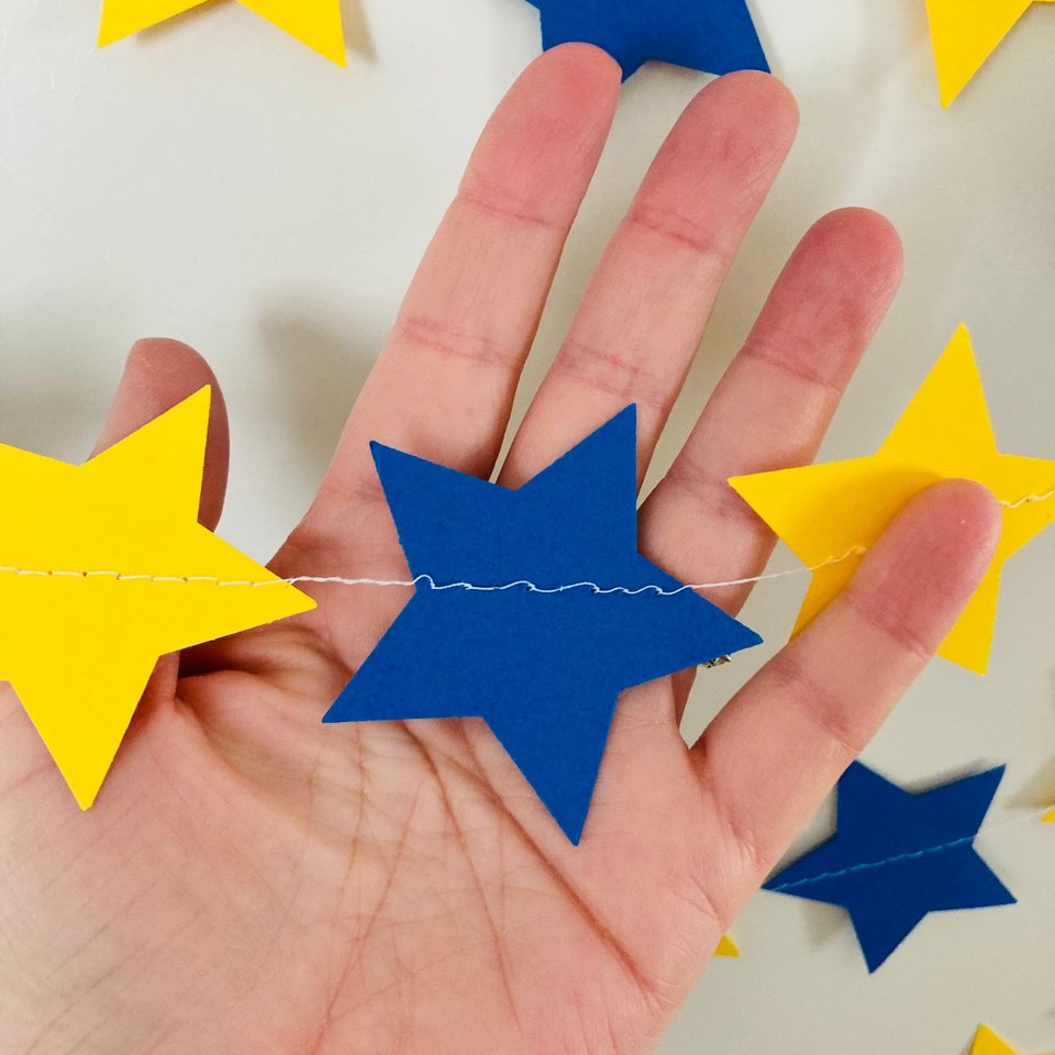 Royal Blue and Yellow Star Garland, Blue and Yellow Graduation Decoration, U of California Grad, U of Delaware Graduation, Dorm Decoration