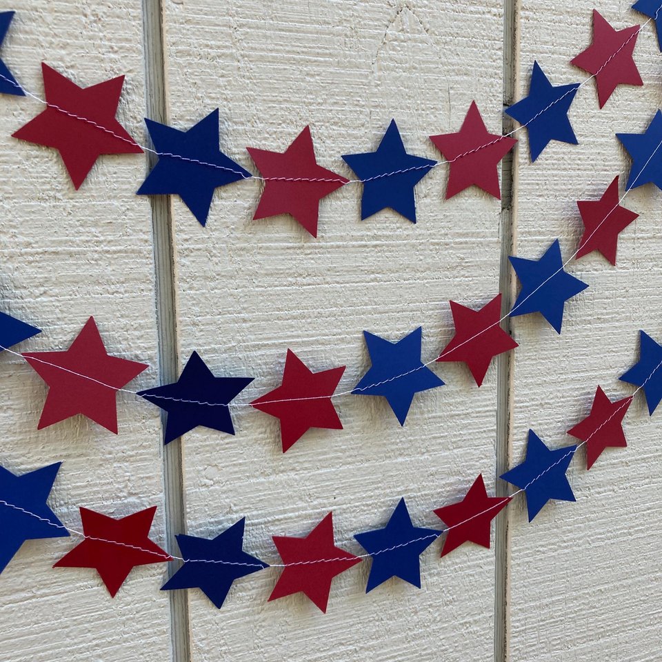 Navy and burgundy graduation party garland, Star garland, Eastern Connecticut State, South Carolina State, College University dorm decor