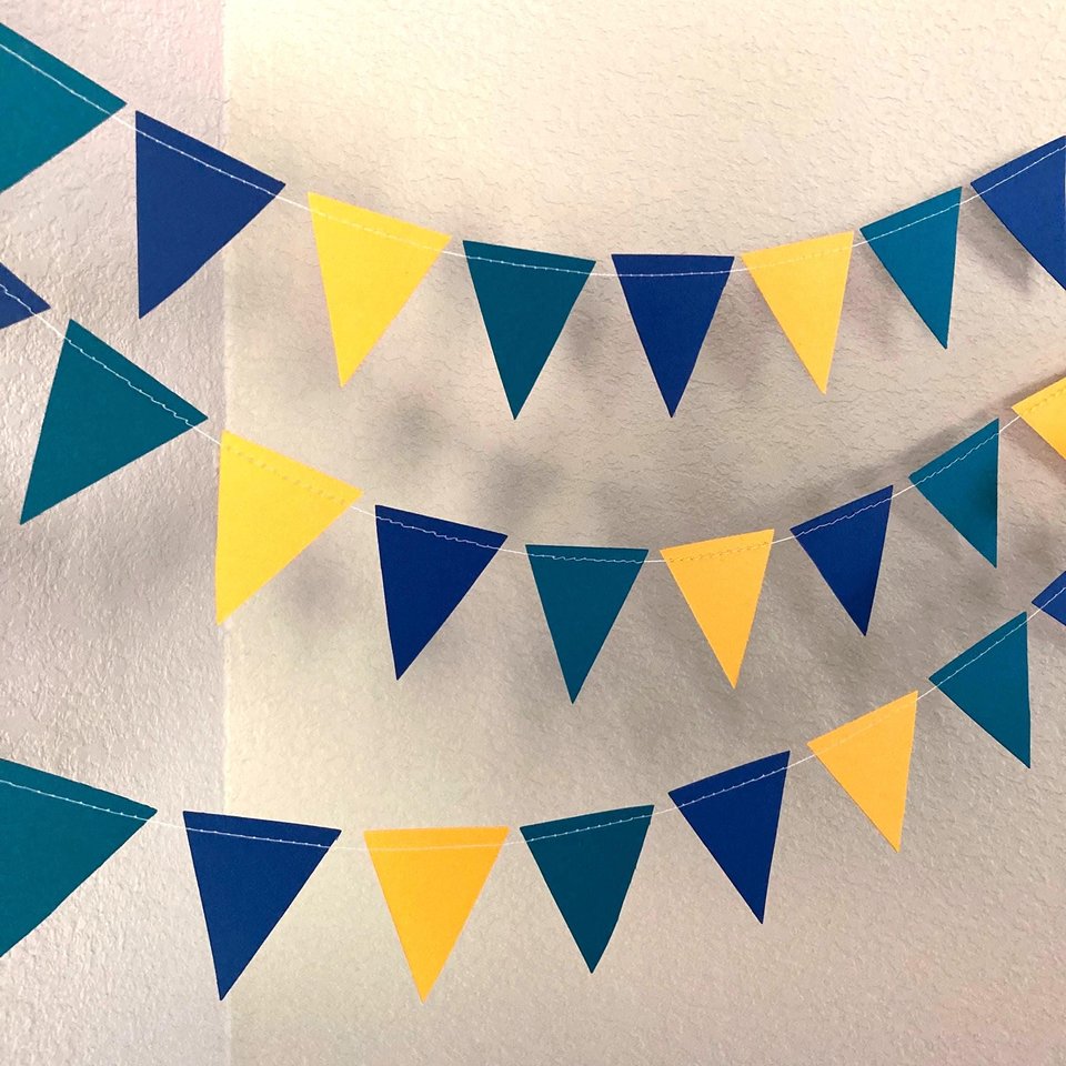 UNC Wilmington graduation party garland, Navy Teal yellow Triangle Bunting, University dorm decor, Bed Party Streamers, UNCW party backdrop