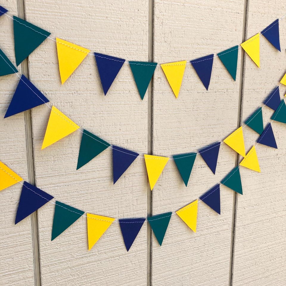UNC Wilmington graduation party garland, Navy Teal yellow Triangle Bunting, University dorm decor, Bed Party Streamers, UNCW party backdrop