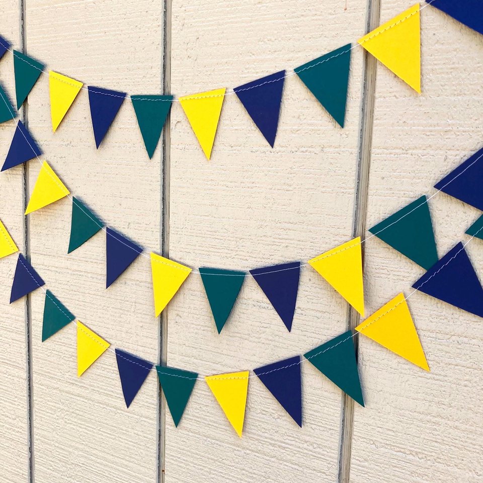 UNC Wilmington graduation party garland, Navy Teal yellow Triangle Bunting, University dorm decor, Bed Party Streamers, UNCW party backdrop