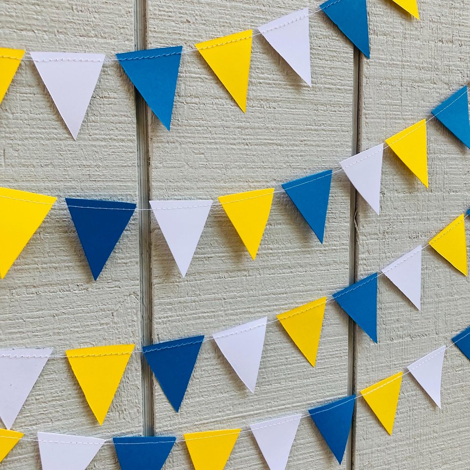 UCLA graduation party garland, blue and yellow Triangle Bunting, dorm decor, Bed Party Streamers, University of California backdrop, pennant