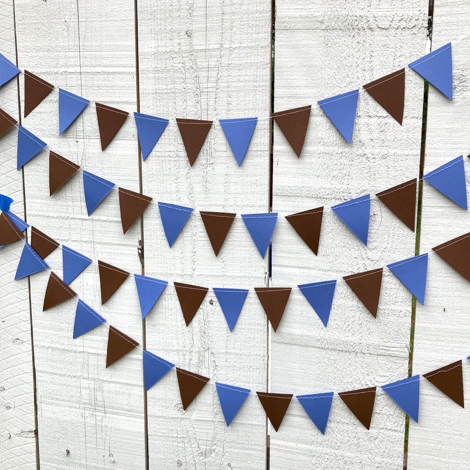 Tufts University graduation party garland, Blue and brown Triangle Bunting, University dorm decor, Bed Party Streamers, Dorm Decor