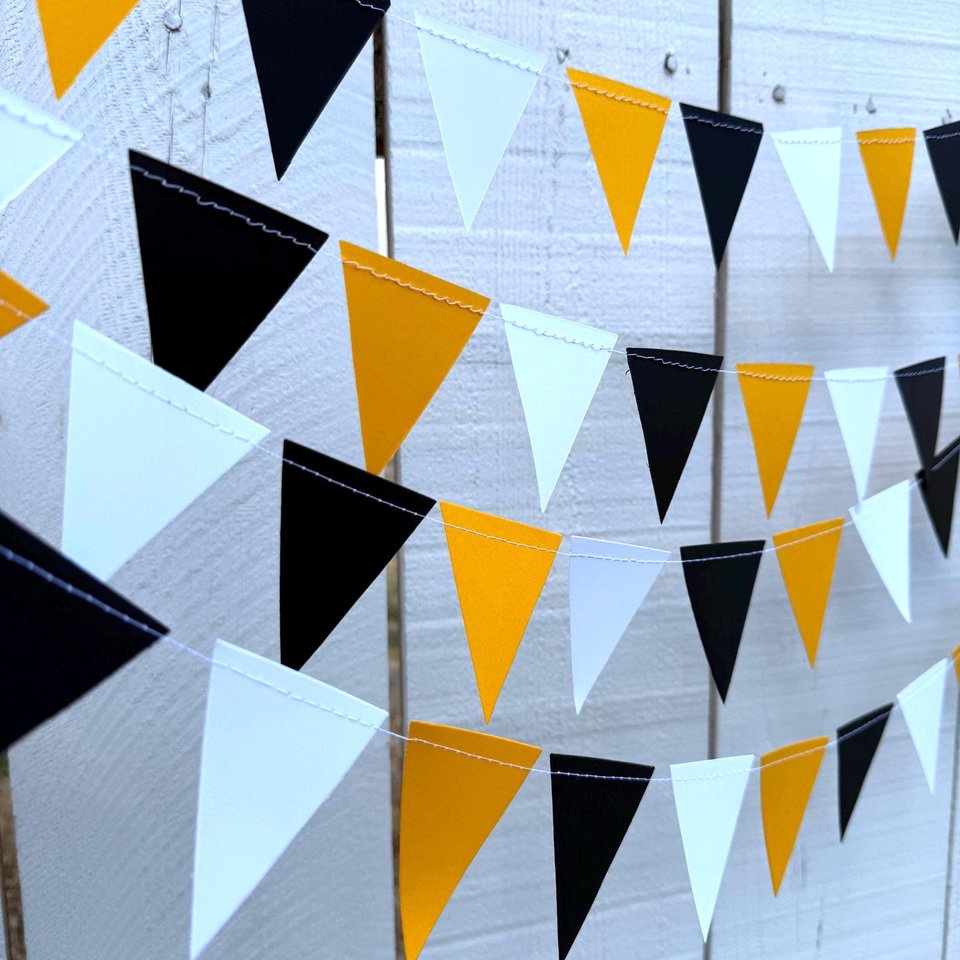 Black and Gold Back to School Party Garland, UCF dorm decor, Cal State Long Beach Streamers, University of Iowa, Black and Yellow Bunting