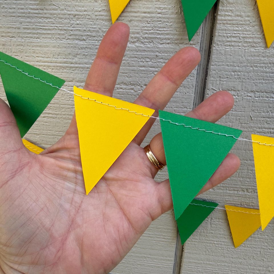 Green and Yellow Flag Pennant, Paper Graduation Party Garland, Dorm Decor, Back to School Party, University of Oregon, University of Vermont